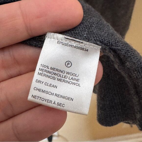 Lord + Tylor Sweater Women's Medium Gray V-Neck Pullover Fine Merino Wool - Picture 5 of 8
